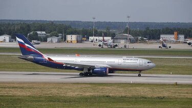 Ρωσικό αεροσκάφος έκανε παράκαμψη 15.000 χλμ. για να παραλάβει διπλωμάτες από την Ελλάδα