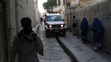 Αφγανιστάν: Τουλάχιστον 50 νεκροί από έκρηξη σε τζαμί στην Καμπούλ