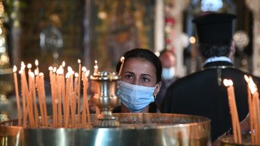 Παγώνη: Μάσκα στις εκκλησίες - Τεστ πριν και μετά το πασχαλινό τραπέζι