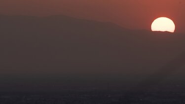 Νεφώσεις και αφρικανική σκόνη και τη Δευτέρα 