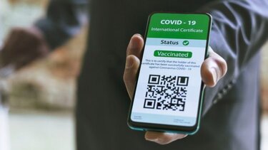 Προς επέκταση η διάρκεια των πιστοποιητικών εμβολιασμού και νόσησης