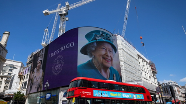 Η Βρετανία ετοιμάζεται να τιμήσει τα 70 χρόνια της Βασίλισσας Ελισάβετ στον θρόνο