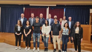 Βραβεύτηκαν οι νεοεισαχθέντες μαθητές στον Δήμο Χερσονήσου