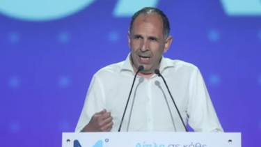 «Είμαστε εδώ για τους νέους», τονίζει ο Γιώργος Γεραπετρίτης