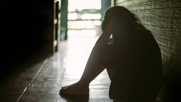 "Πίνω για να ξεχάσω αυτό που ζω"