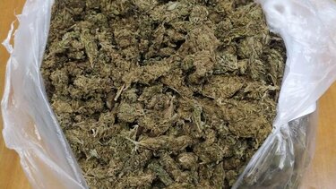 Μαθητής λυκείου μπήκε σε δημοτικο σχολείο με μισό κιλό χασίς! 