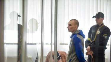 Ο Ρώσος στρατιώτης που δικάζεται για εγκλήματα πολέμου δηλώνει ότι θα δεχθεί την τιμωρία