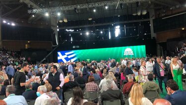 Κλίμα από παλιό ΠΑΣΟΚ… Ώρα η γνωστή και με έντονο το στοιχείο της Κρήτης στο συνέδριο!