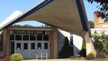 Μυστήριο για τα σχεδόν 100 περιστατικά σπάνιων καρκίνων σε σχολείο