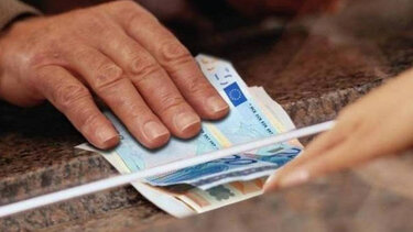 Συντάξεις Ιουνίου: Πότε πληρώνονται οι συνταξιούχοι