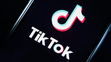 Tik Tok: Μπλόκο στη χρήση του για τους διπλωμάτες και από την ΕΕ