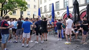 Άγγλοι οπαδοί συνελήφθησαν για ναζιστικούς χαιρετισμούς και ζημιές στο Μόναχο