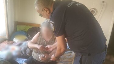 Η ηλικιωμένη κάλεσε το "100" και ζήτησε λίγο νερό!