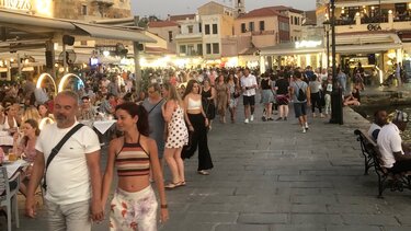 Να βουλιάξουμε, αλλά με ...ποιότητα!