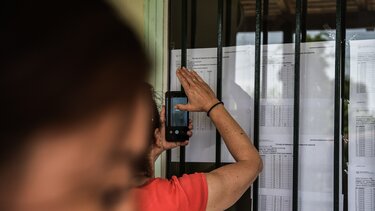 Η μητέρα 4 παιδιών που ετοιμάζεται για το Πολυτεχνείο κι ο Αλέξανδρος με τα 19.580 μόρια