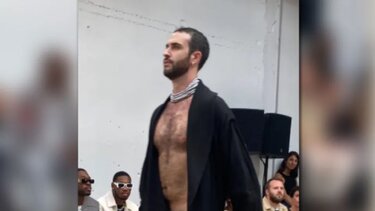 Εβδομάδα Μόδας στο Παρίσι: Ντεφιλέ με γυμνούς άνδρες!