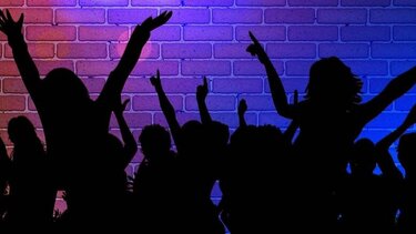 Το πάρτυ με τη βότκα τους βγήκε ξινό - Στο νοσοκομείο ανήλικη