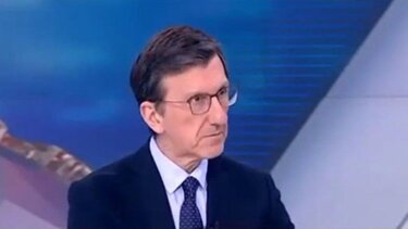 Γκαζάκια στην είσοδο της πολυκατοικίας όπου μένει ο Α. Πορτοσάλτε