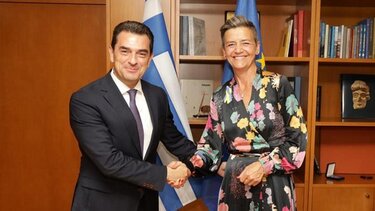 Συνάντηση Σκρέκα με την Επίτροπο Βεστάγκερ: Στην ατζέντα ΑΠΕ και εξοικονόμηση ενέργειας