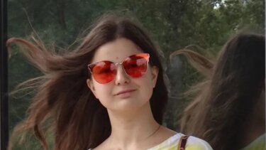 Ρωσίδα εικαστικός κινδυνεύει με ποινή 3 και πλέον ετών φυλάκισης για σειρά σκίτσων