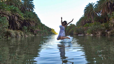 Πεζοπορία και κολύμπι στο Κουρταλιώτικο φαράγγι! 