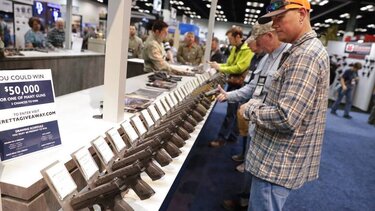 Το Ανώτατο Δικαστήριο ανέτρεψε νόμο που περιόριζε την οπλοφορία στη Νέα Υόρκη