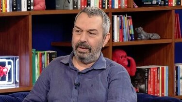 Χρήστος Χατζηπαναγιώτης: "Η Δανάη Μπάρκα με ρώτησε αν μπορεί να με λέει μπαμπά"