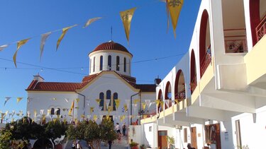 Προσκύνημα και 5ευρο (το λιγότερο)!