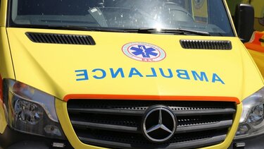 Σοβαρός τραυματισμός 72χρονου, που έπεσε από ύψος