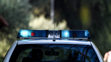 Άρπαξε χρυσές αλυσίδες από τον λαιμό πιστών σε προαύλιο εκκλησίας