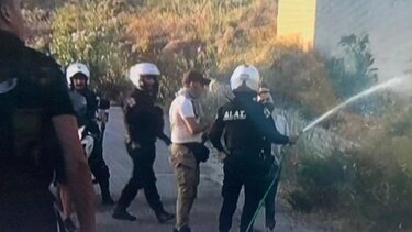 Φωτιά στην Πεντέλη - Θεοδωρικάκος: Εκατοντάδες αστυνομικοί μάχονται νύχτα και μέρα