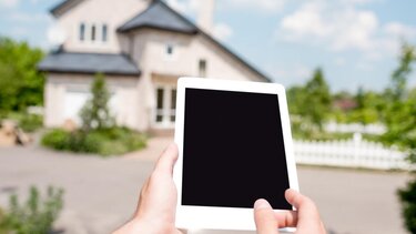 Η Airbnb βάζει "φρένο" στις καλοκαιρινές διακοπές - "Αγκάθι" η προσφορά και οι υψηλές τιμές