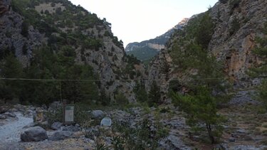 Τραυματίστηκαν νεαρές τουρίστριες στο Φαράγγι της Σαμαριάς: Έπεσαν πάνω τους πέτρες