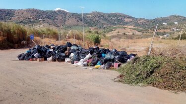 Κάποτε ήταν γήπεδο, πλέον ... παράνομη χωματερή!