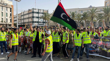 Σε αναβρασμό η Λιβύη: Οι διαδηλώσεις των αγανακτισμένων επεκτείνονται και σε άλλες πόλεις
