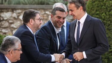 Μητσοτάκης: Ούτε εκλογές, ούτε ανασχηματισμός – Να πάτε διακοπές