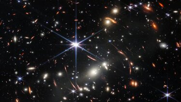 Ιστορικό live από τη NASA: Νέες φωτογραφίες από τα πέρατα του διαστήματος