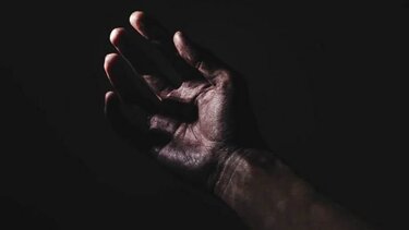 Τον βρήκε νεκρό η αδελφή του, στο σπίτι του!