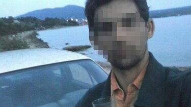 38χρονος ναυτικός ασελγούσε πάνω στα παιδιά και η 52χρονη γιαγιά τους... έκανε ότι δεν έβλεπε