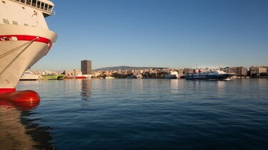 Πειραιάς: Θανάσιμη πτώση 40χρονου αλλοδαπού σε πάρκινγκ στο Μικρολίμανο