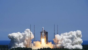 Περιμένοντας τα συντρίμμια κινεζικού πυραύλου να πέσουν στη Γη