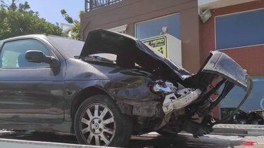 Βγήκε από την πορεία του και έπεσε σε σταθμευμένα ΙΧ