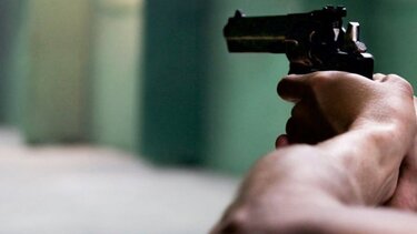Έγκλημα με θύμα 52χρονο – Δέχθηκε πυροβολισμούς την ώρα που πήγαινε στην εργασία του