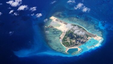 Η Κίνα κατηγορεί αμερικανικό αντιτορπιλικό για εισβολή στα χωρικά της ύδατα