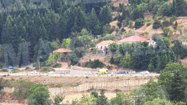 Έγκλημα στην Άρτα: Μπροστά στα μάτια του παιδιού του σκότωσε τον πεθερό του ο 29χρονος