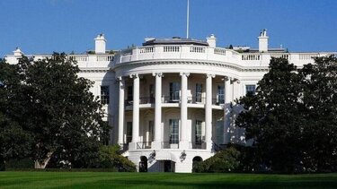 Η ισχύς μέτρου που επιτρέπει απελάσεις με συνοπτικές διαδικασίες παρατείνεται από το Ανώτατο Δικαστήριο