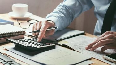 «Σβήνουν» τα φορολογικά αρχεία χιλιάδων υποθέσεων φυσικών και νομικών προσώπων 