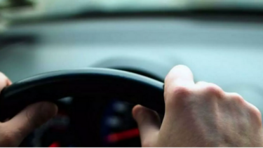 Νεκρή ηλικιωμένη που παρασύρθηκε από διερχόμενο αυτοκίνητο 