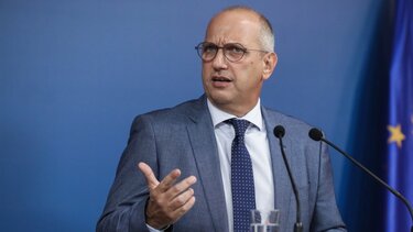 "Ο Τσίπρας γίνεται εθνικά επικίνδυνος"