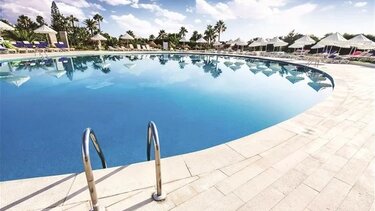 Τα γρήγορα αντανακλαστικά ναυαγοσώστη έσωσαν παιδάκι από πνιγμό